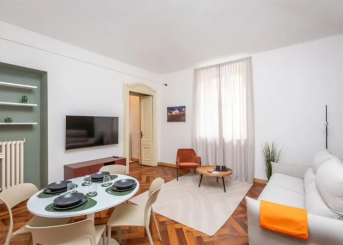 5 Minutes From Via Roma - With Smart Tv
