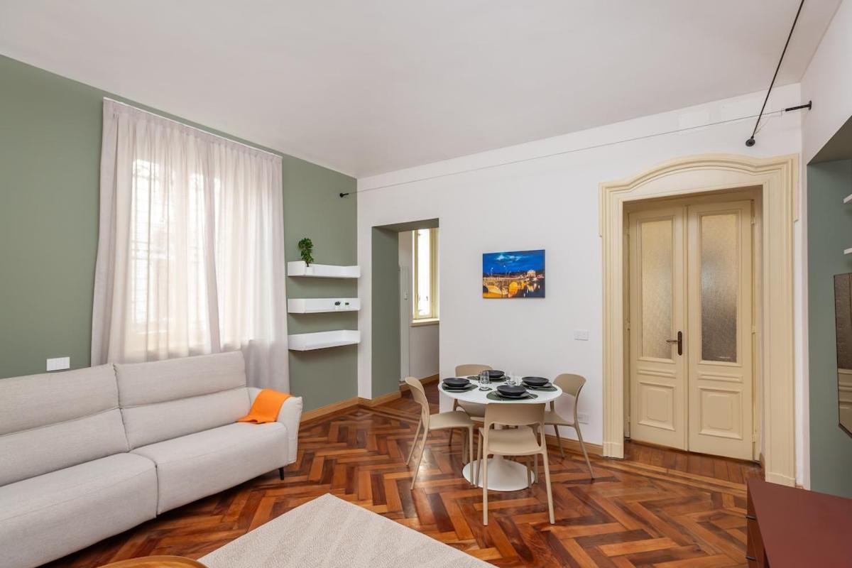 Apartamento 5 Minutes From Via Roma - With Smart Tv